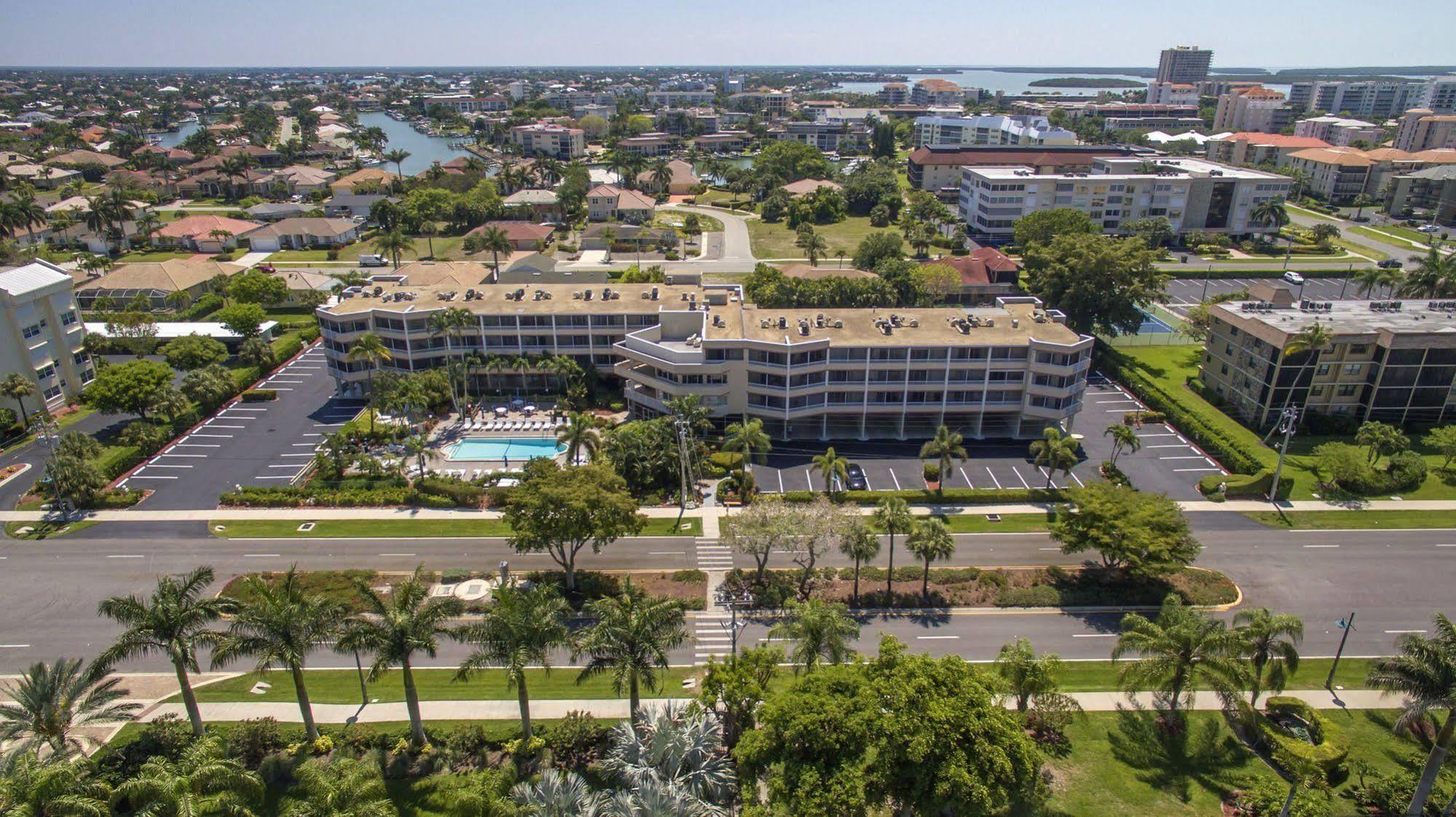 Marco Beach Vacation Suites Caxambas Exterior foto